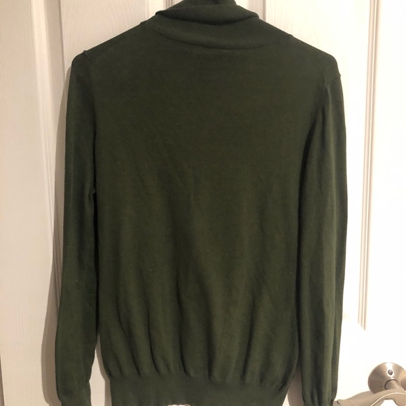 Banana republic turtle neck - Picture 3 of 3